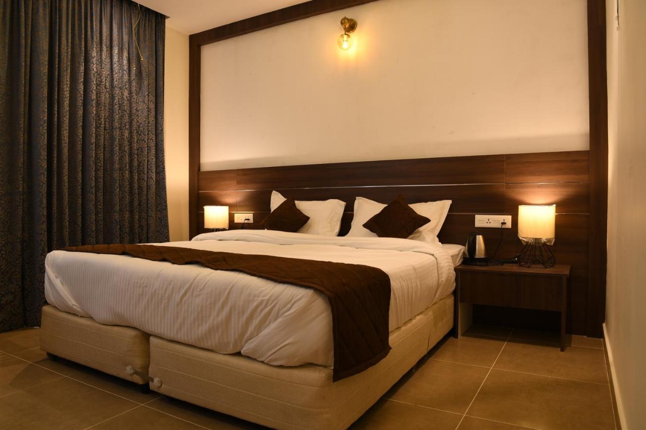 Mirth Hotels And Resorts Kanthalloor Bagian luar foto