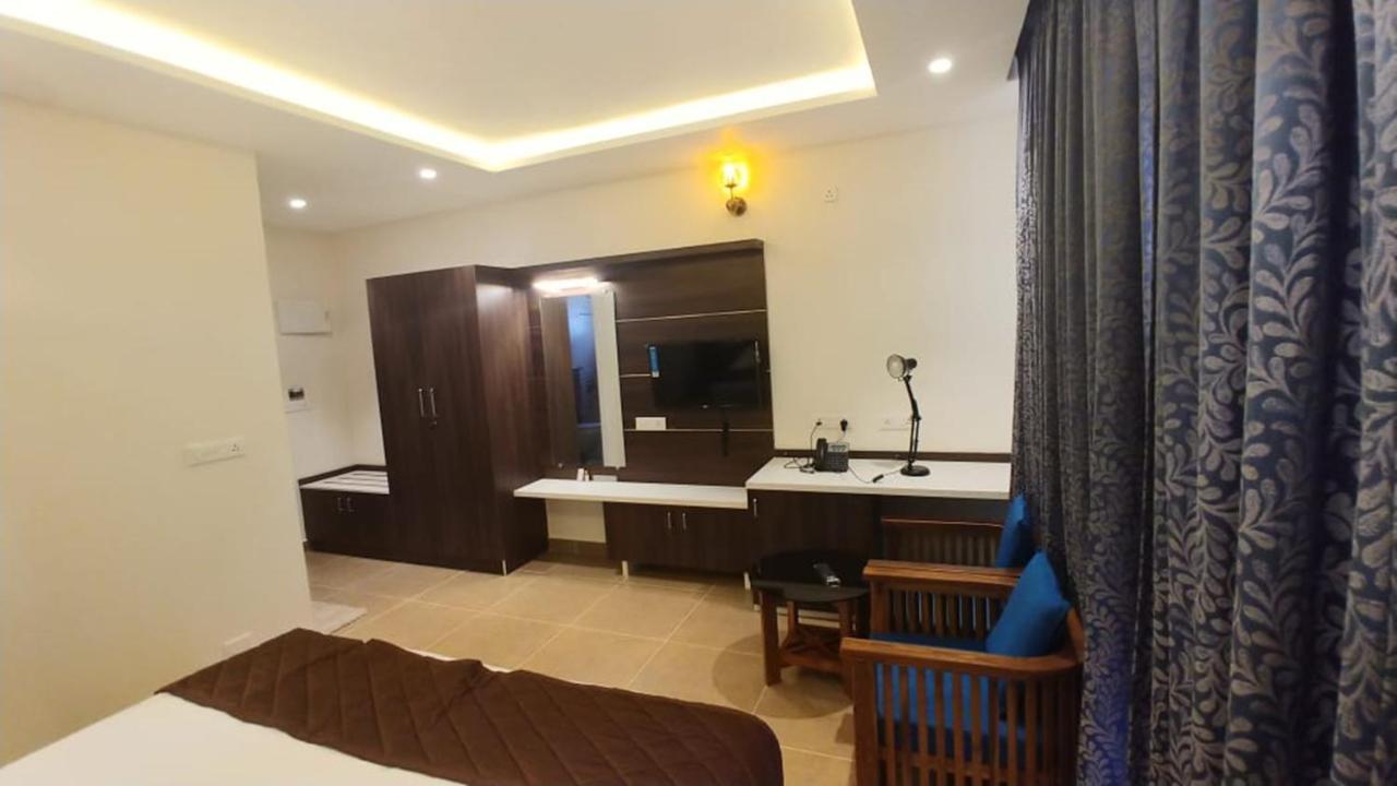 Mirth Hotels And Resorts Kanthalloor Bagian luar foto